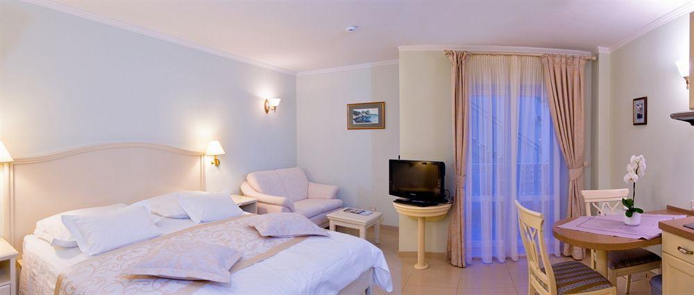 Hotel Sunceva Postelja Brela Εξωτερικό φωτογραφία