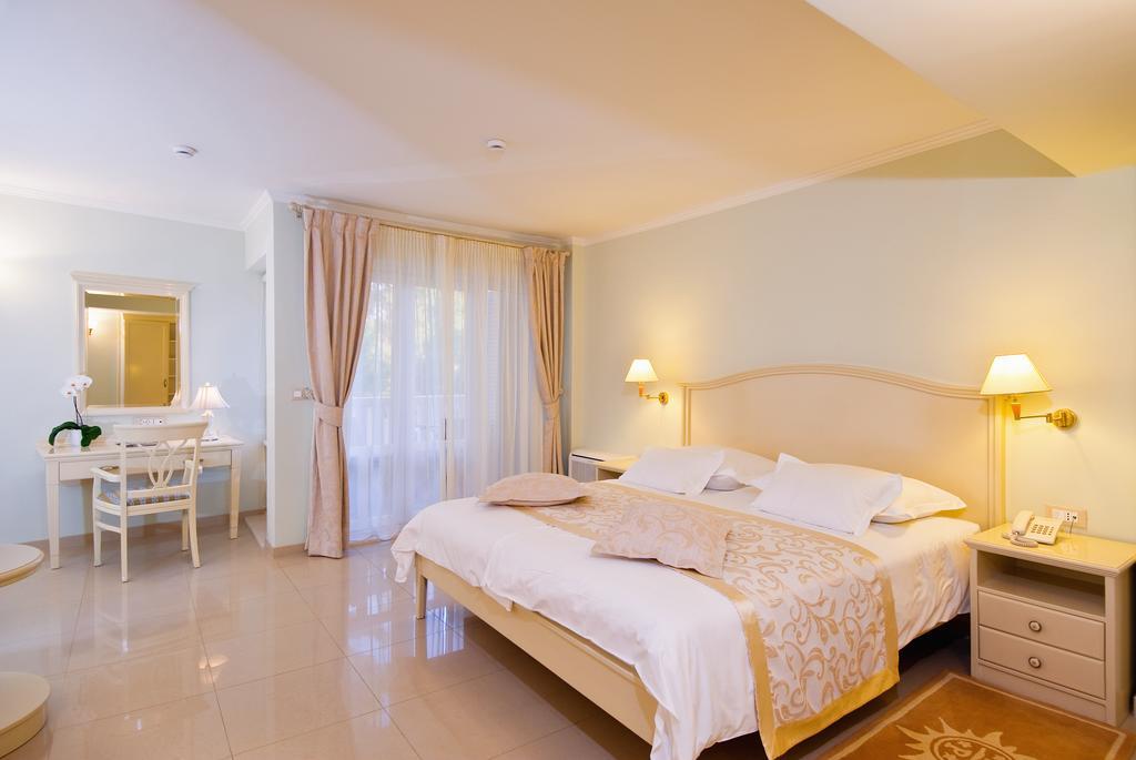 Hotel Sunceva Postelja Brela Εξωτερικό φωτογραφία