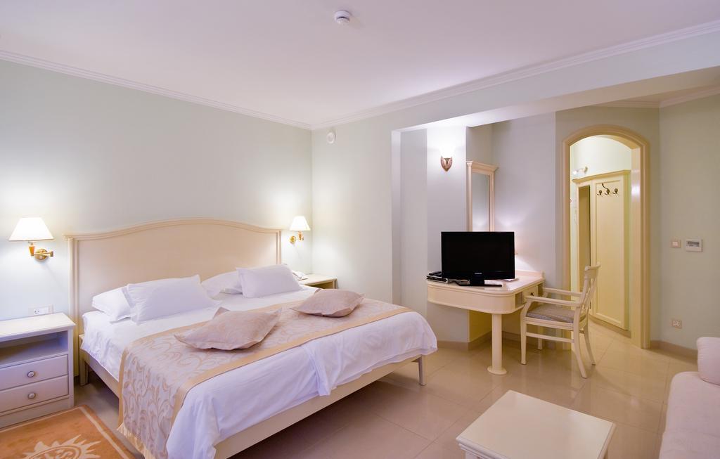 Hotel Sunceva Postelja Brela Εξωτερικό φωτογραφία